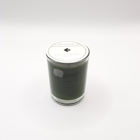 2.7oz Candle - Smell of Tree