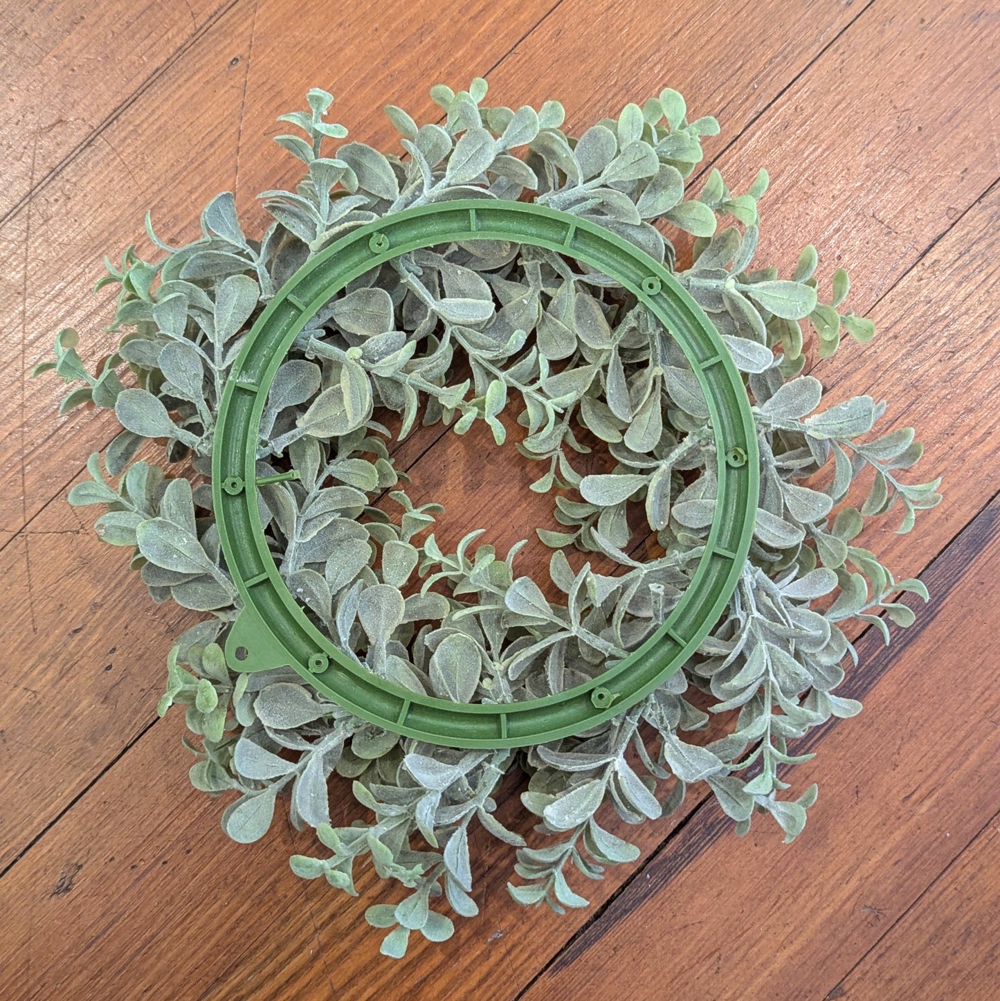 Pebble Eucalyptus Candle Ring 6"