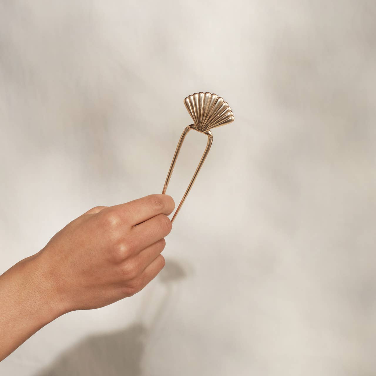 CC Metal Clam Shell French Hair Pin - Gold