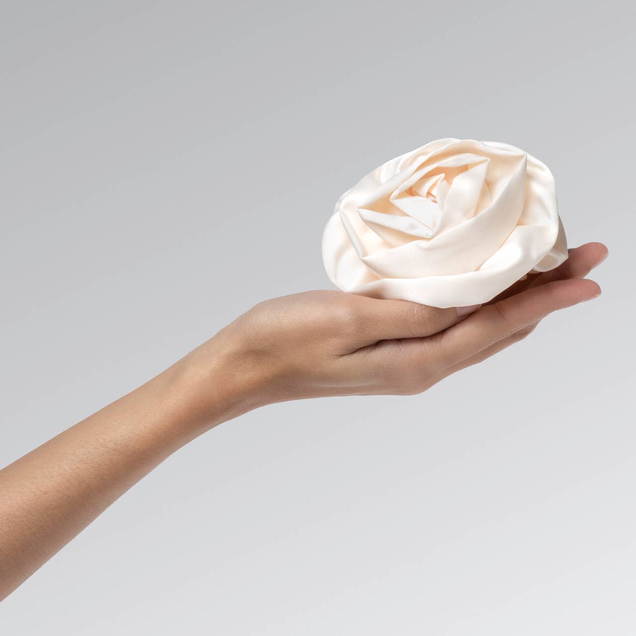 CC Satin Rosette Medium Flat Cloud Clip - Cream